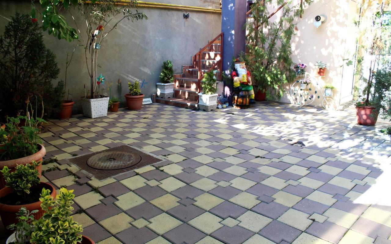 Collosal Apartment With Garden Bucareste Exterior foto