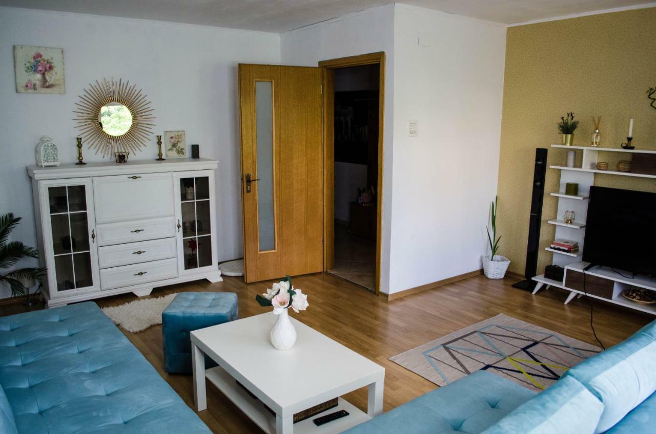 Collosal Apartment With Garden Bucareste Exterior foto